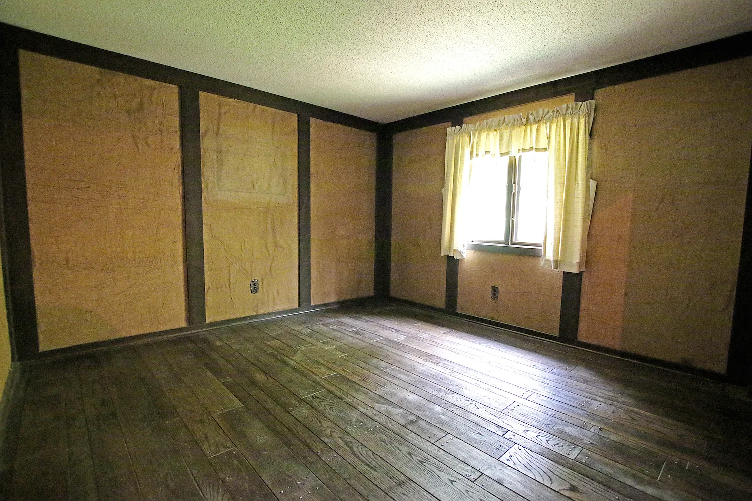 1000 Edgewood Dr photo 1