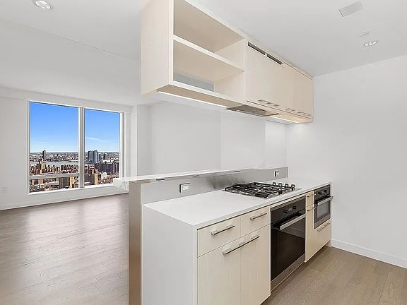 3rd image of 252 South St #28F