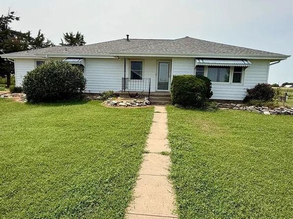 818 1400th Ave, Abilene, KS 67410