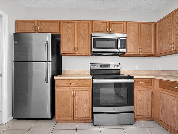4th image of 433 LAKEVIEW ROAD