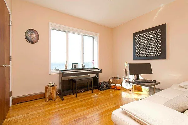 Rented by City Wide Brokerage | media 2