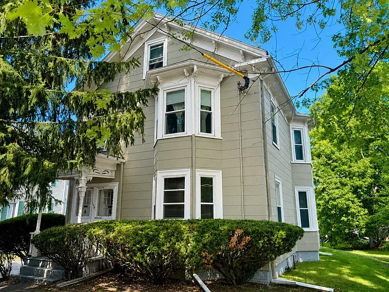 100 Franklin St #1 — Photo 16