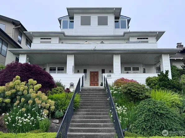 2207 Grand Avenue #b, Everett, WA 98201