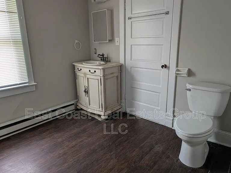 304 1/2 W Martin St — Photo 32