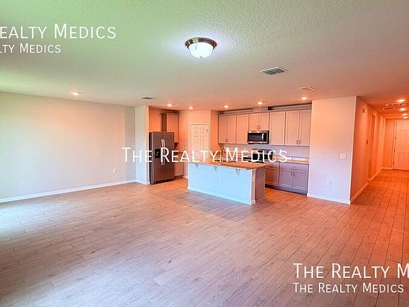 3rd image of 702 Alta Vista Ct