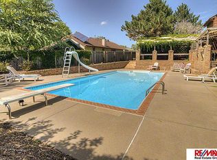 809 Galway Cir, Papillion, NE 68046