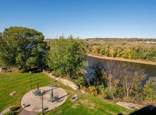 1021 Sibley Memorial Hwy APT 204, Mendota Heights, MN 55118