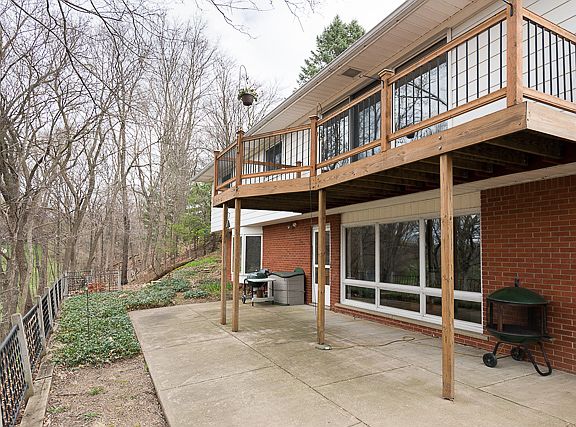 3rd image of 4251 Crestline Dr