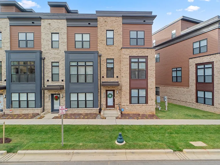 3310 Woodland Phlox St — Photo 3