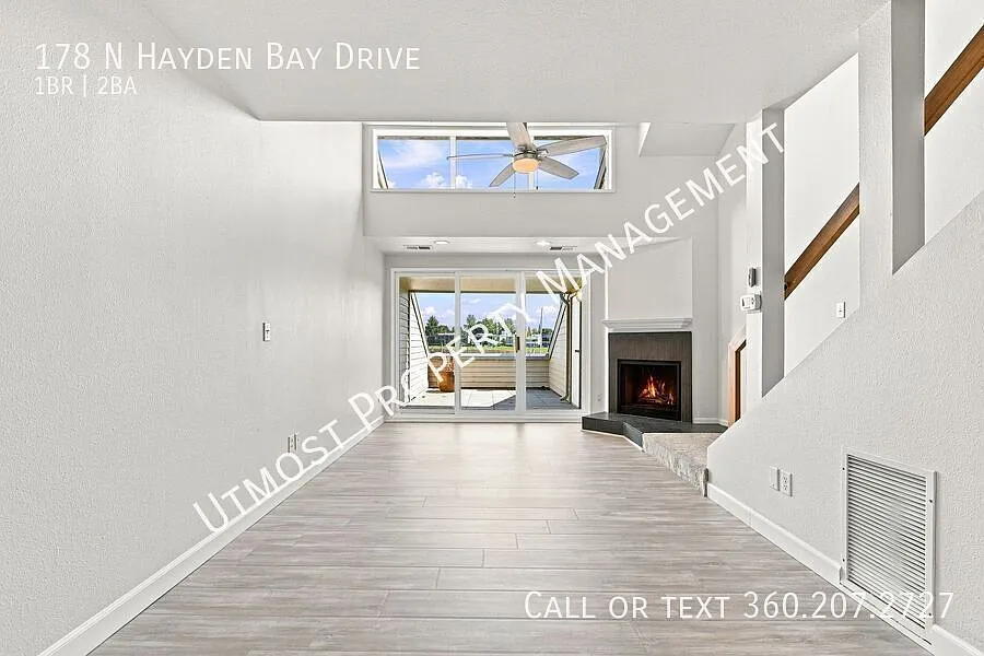 1bd With River Views! This Place Is It. Overlooking The Columbia River — Photo 2