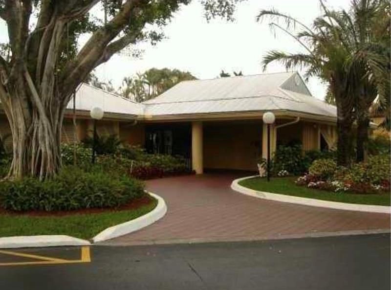 2nd image of 4545 Treehouse Ln