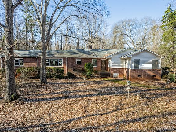 2nd image of 2815 Bonnybrook Cir