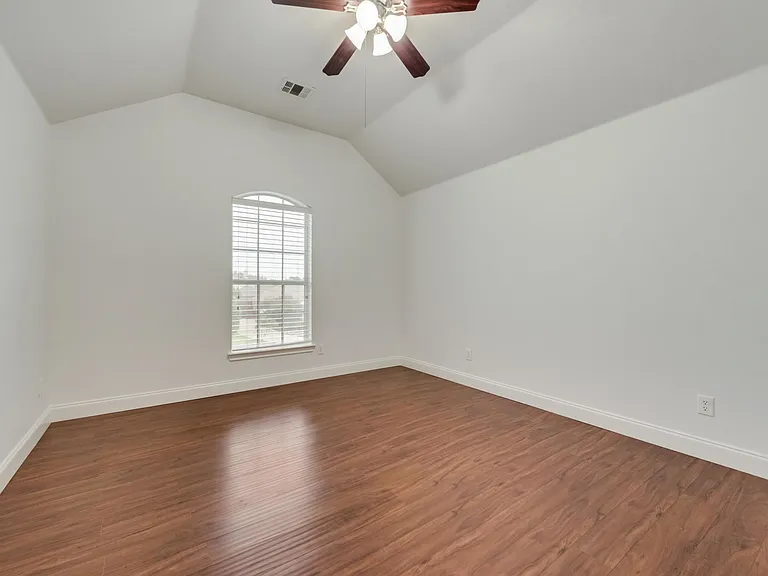 214 Sherwood Dr — Photo 12
