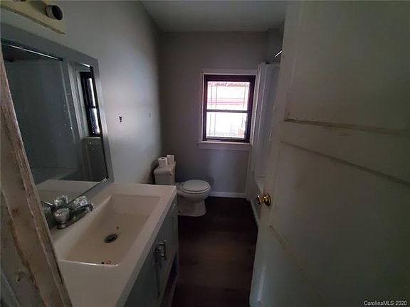 5th image of 524 Concord Ave