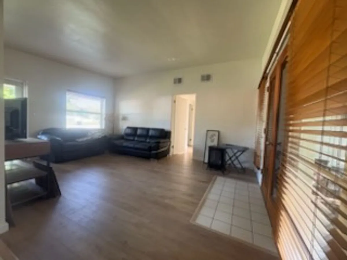 Building Photo - 247 Cocos Dr