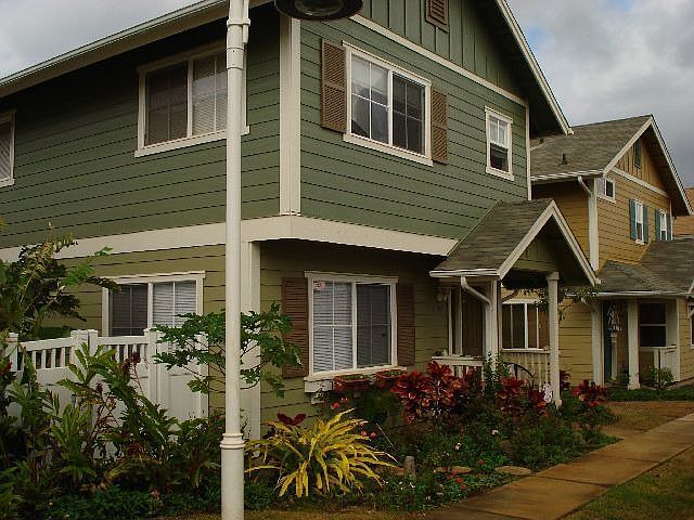 2-story 3 bedroom Holomoana Home