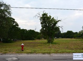 1313 N Pecos St, Lockhart, TX 78644