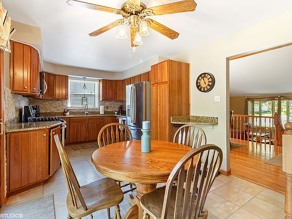 5th image of 12250 Lake View Dr
