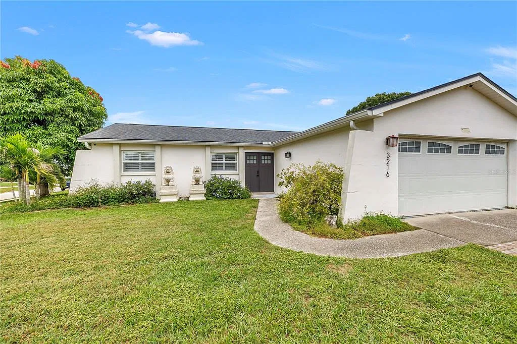 3 bed, 2.5 bath, 1316 sqft, $3,400 — Photo 1