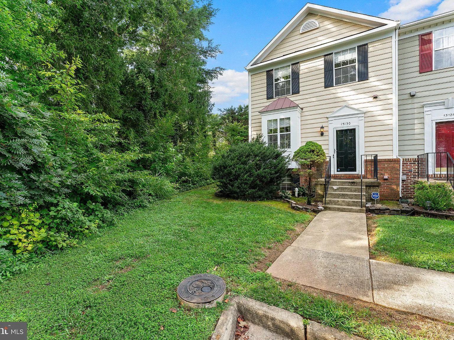 3 bed, 4.0 bath, 2124 sqft, $2,700 — Photo 2