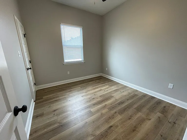 507 Center St #B — Photo 9