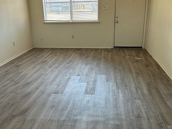 3rd image of 1848 Coral Rd