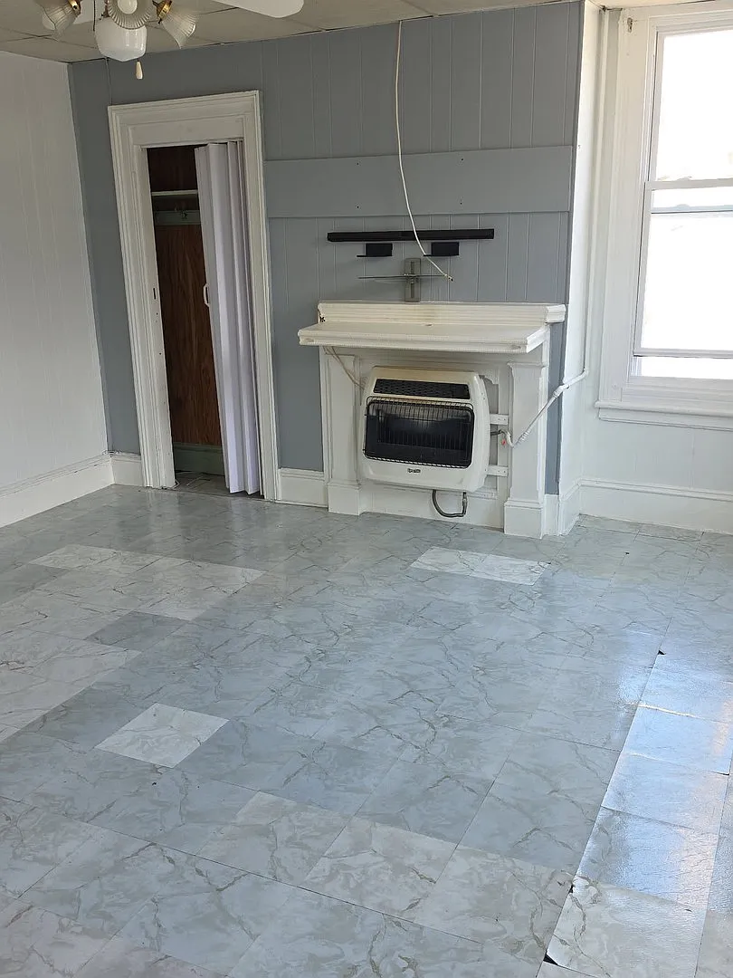 3 bed, $2,100 — Photo 1