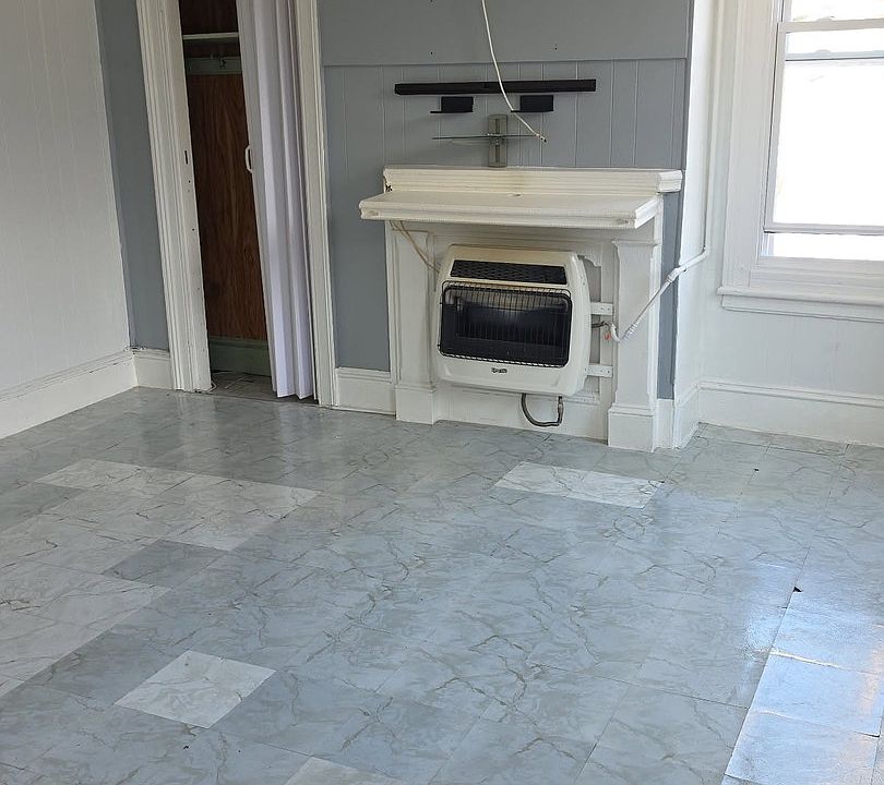 1st image of 213 Slater St APT 2
