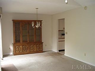 4th image of 204 Woodsbrook Dr