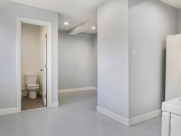 4th image of 5450-5452 Linden Ave #B