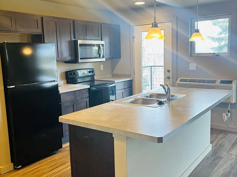 4845 Golden Gate Ave — Photo 6