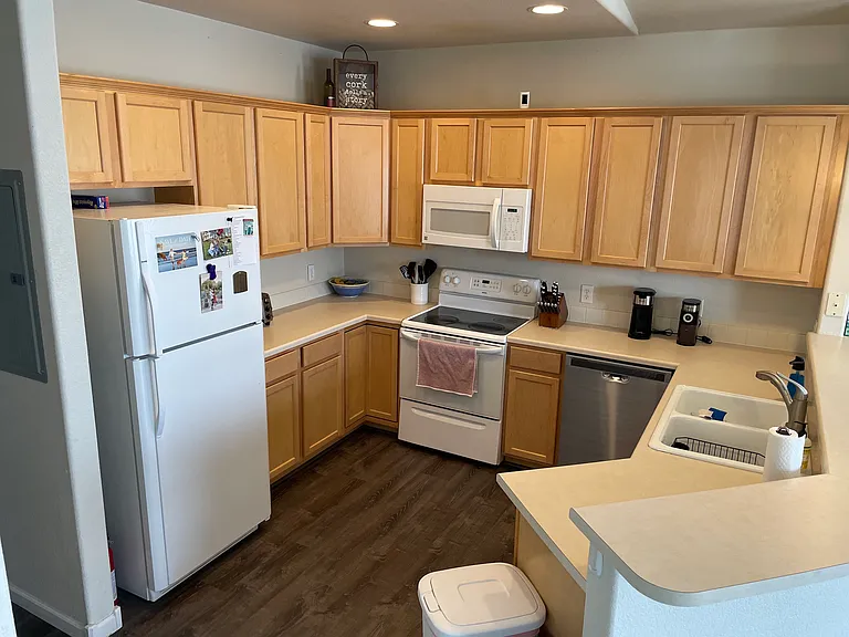 2215 Owens Ave #202 — Photo 9