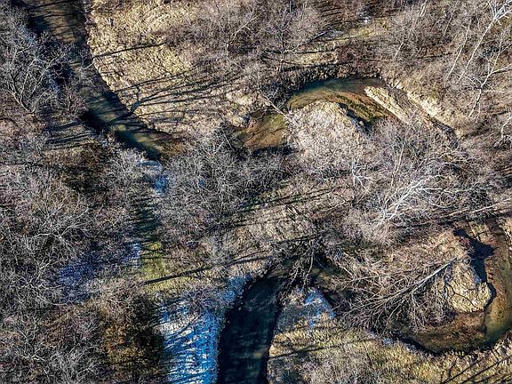 2nd image of 2327 Jefferson Rd