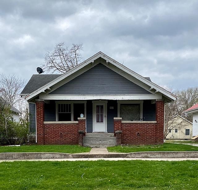1st image of 802 E Harrison St