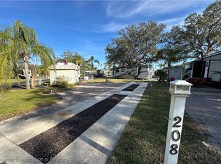 2954 Par Dr, Bowling Green, FL 33834