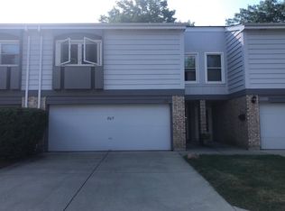 207 Spring Ct, Bloomingdale, IL 60108