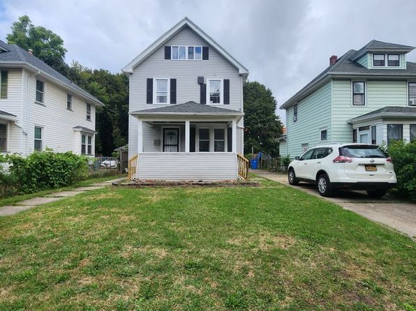 26 Bardin St