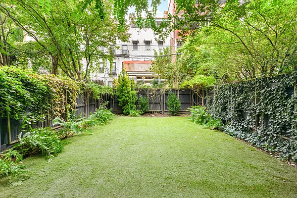 Sold by Compass | media 25