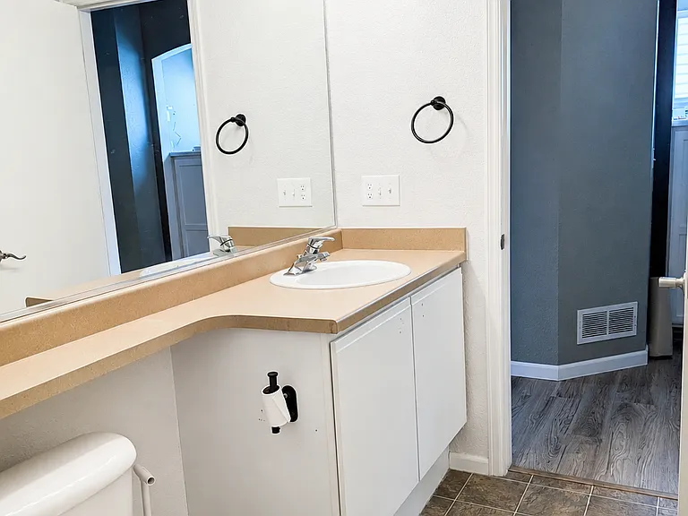 20764 E 39th Ave — Photo 15