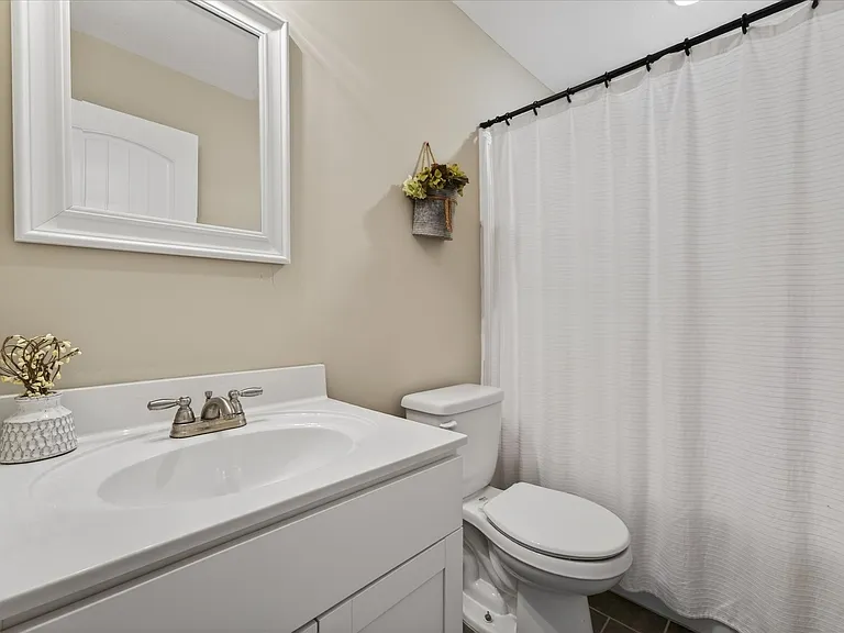 1044 Charles Thomas Dr — Photo 11