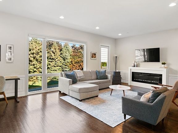 2nd image of 7771 Van Buren St #13