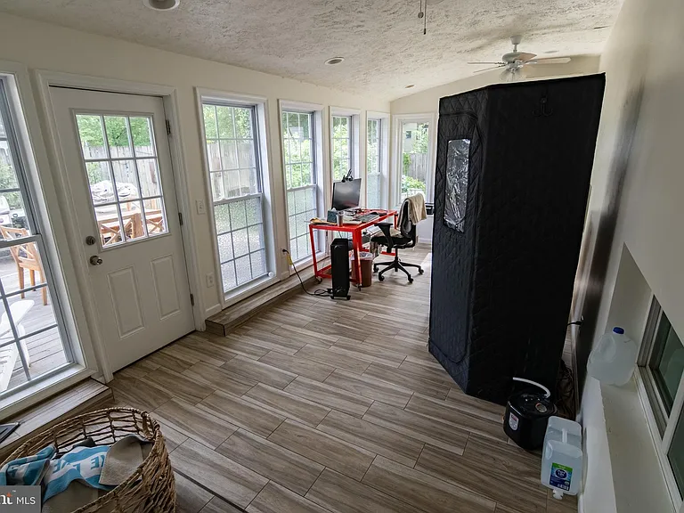 605 Kensington Ave — Photo 9