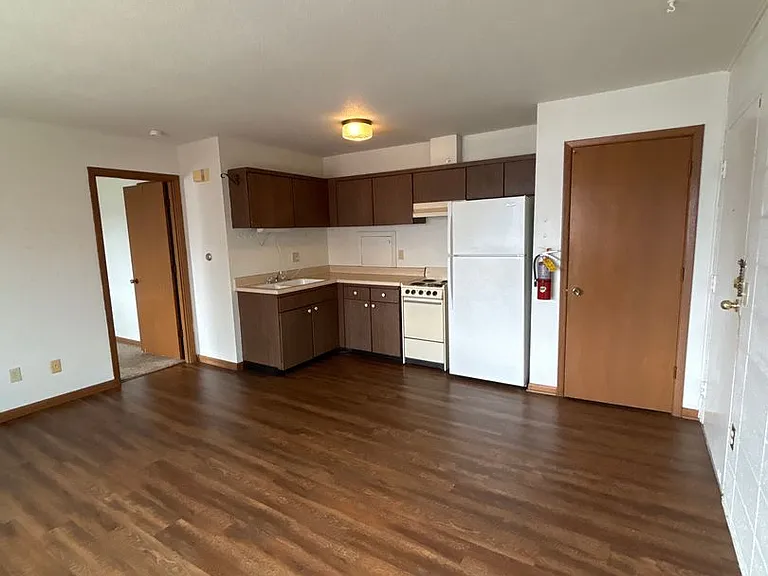 2718 Wayne Ave — Photo 11