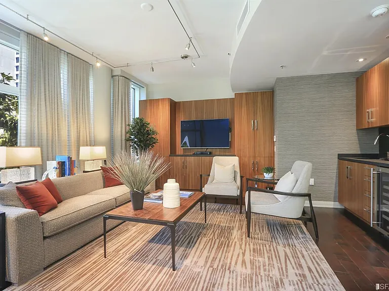 489 Harrison St #306 — Photo 2