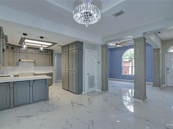 3rd image of 1508 W Texas Ave