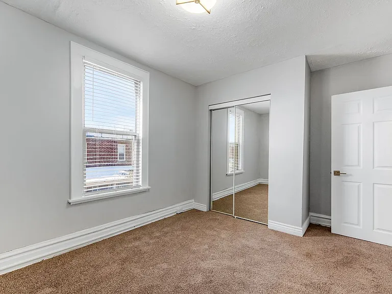415 Mithoff St — Photo 18