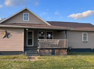 906 Rayon Dr, Parkersburg, WV 26101