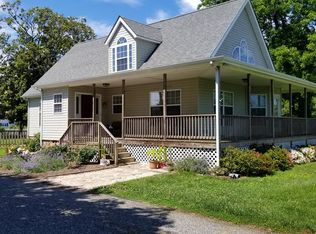 378 Fleeton Point Cir, Reedville, VA 22539