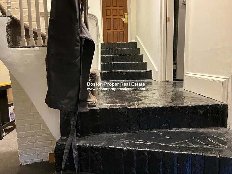 113 Beacon St #7 — Photo 4