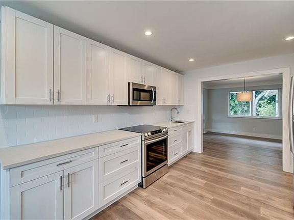 5th image of 2863 NE 23rd Ave